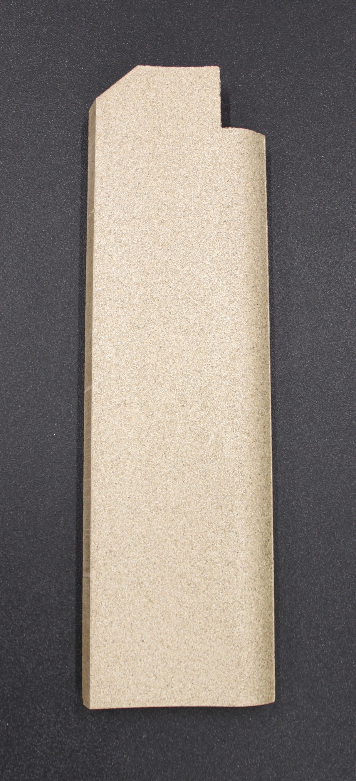 Contura 600 pierre latérale droit avant