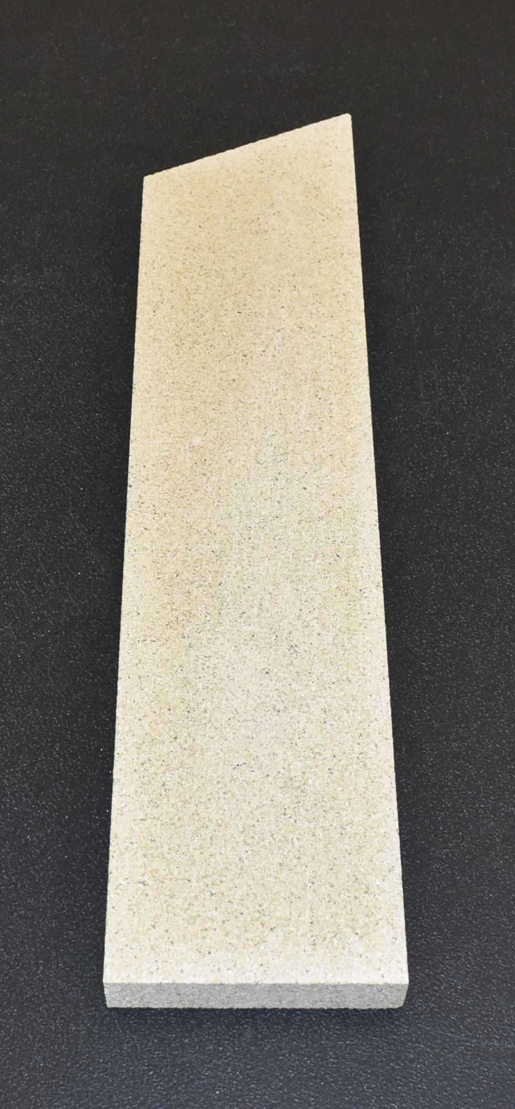 Oranier type 4654-6 pierre latérale droit avant B